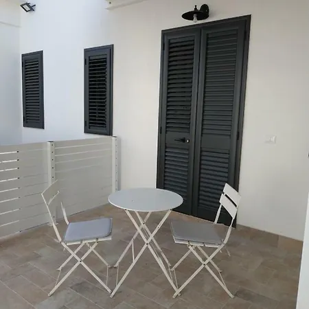 Le Case Di Nettuno فندق ماتيناتا